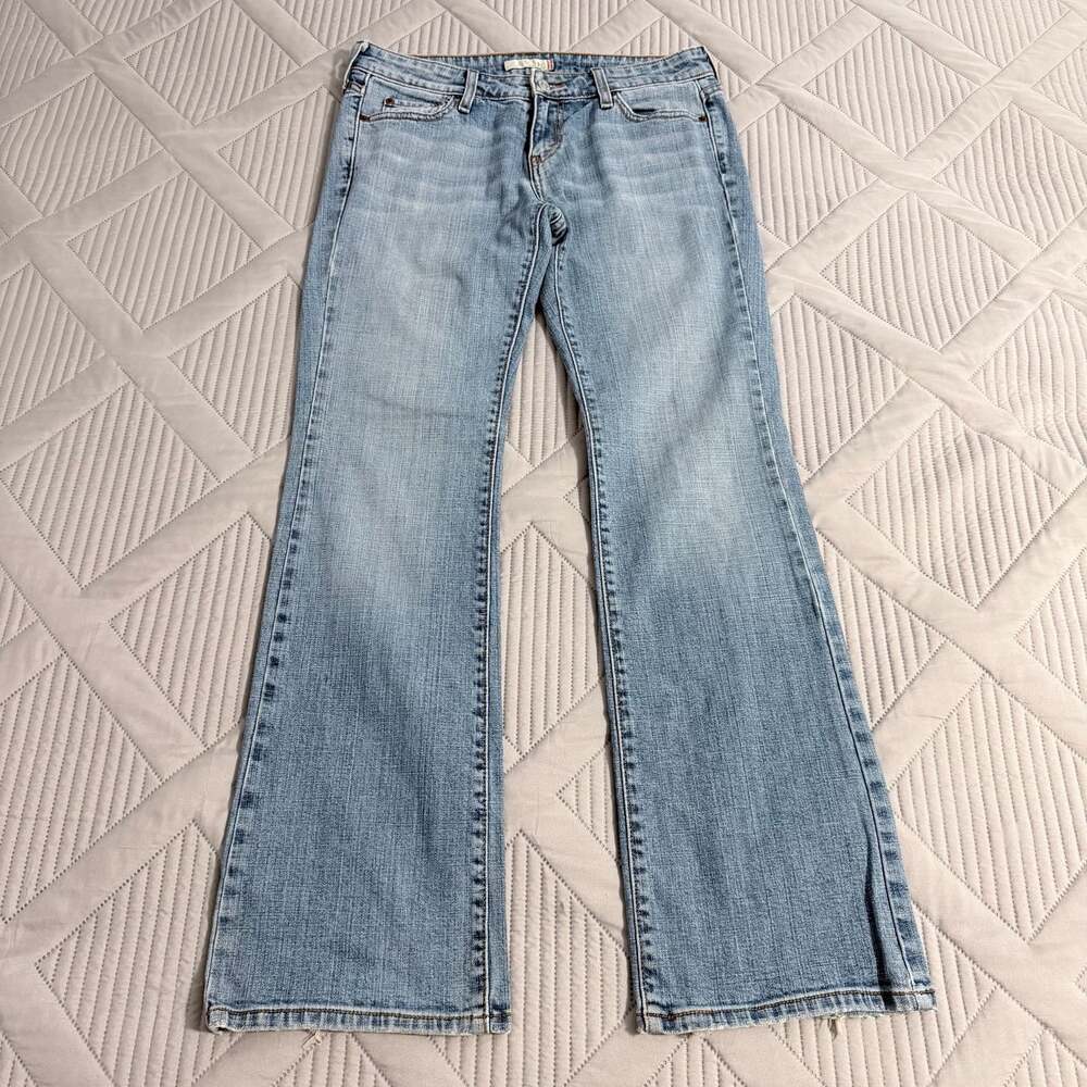Levi's Low Boot Cut Jeans Light Wash Size 6M